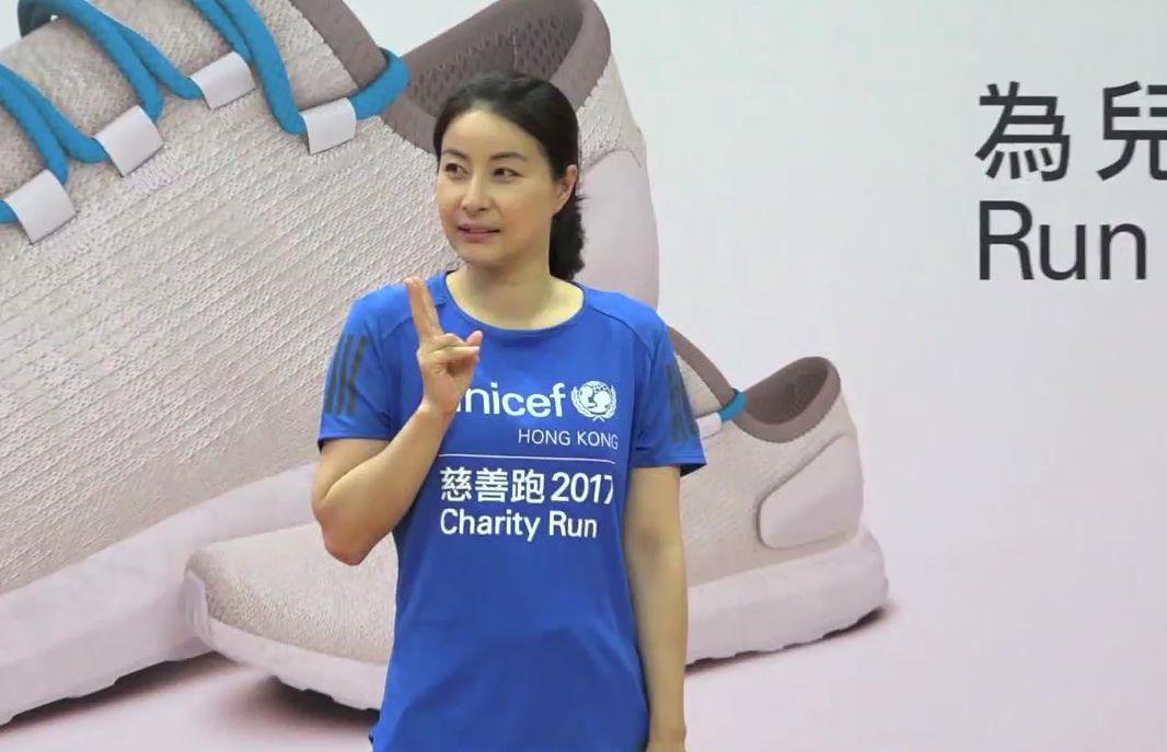 郭晶晶近況揭秘，小巷中的獨特風味探尋
