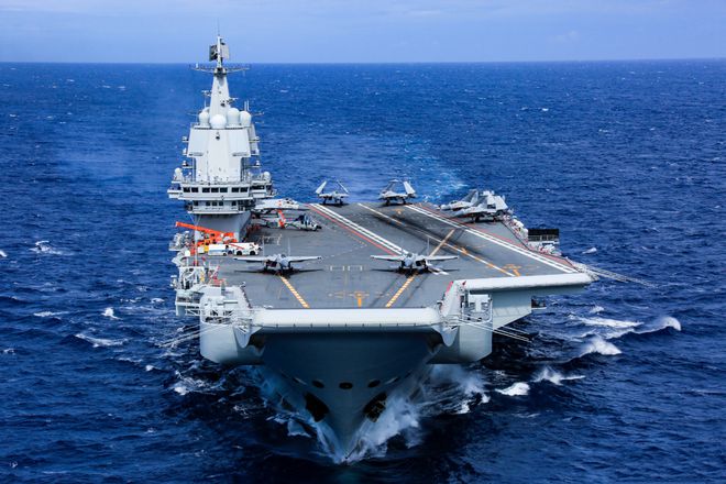中國最新航空母艦，未來海疆的堅實守護者