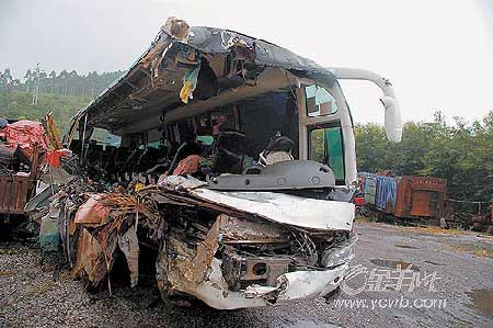 大客車車禍最新動態(tài)，事故原因、救援進展及預(yù)防措施全解析